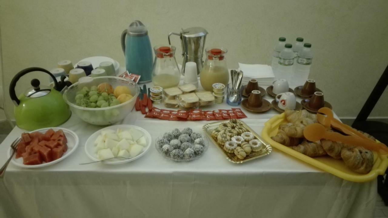 B&B Candido Vacanze โมดิกา ภายนอก รูปภาพ